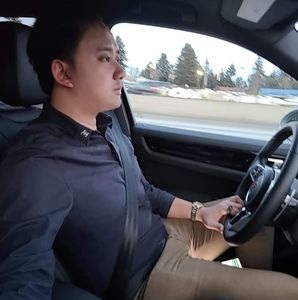 Meet your Posher, Azien